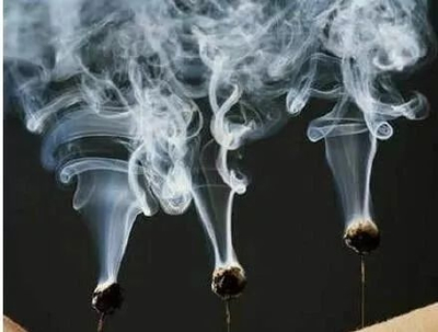 艾煙究竟是好是壞?傷肺嗎?如何排艾煙、除煙味?…一次說清楚!